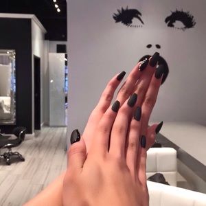 Meet your Posher, Violeta